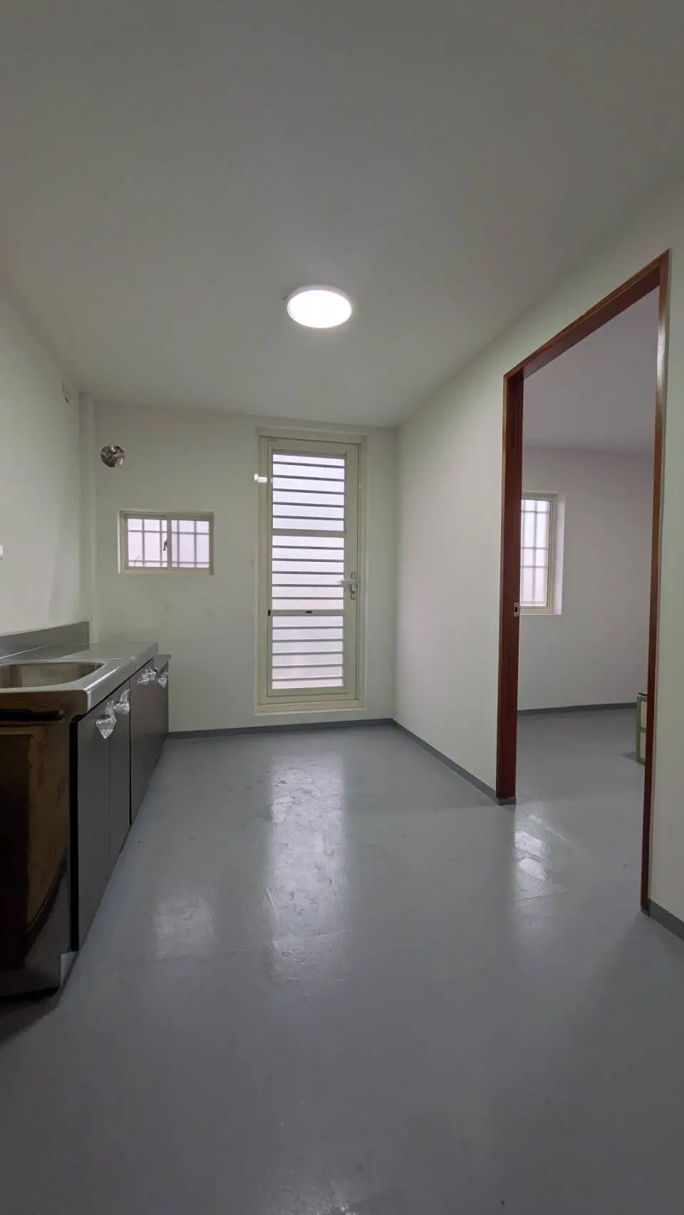 2 bedrooms townhouse for rent in Gushan District, Kaohsiung City | NT$ 16 800 | 13 ping slide 1