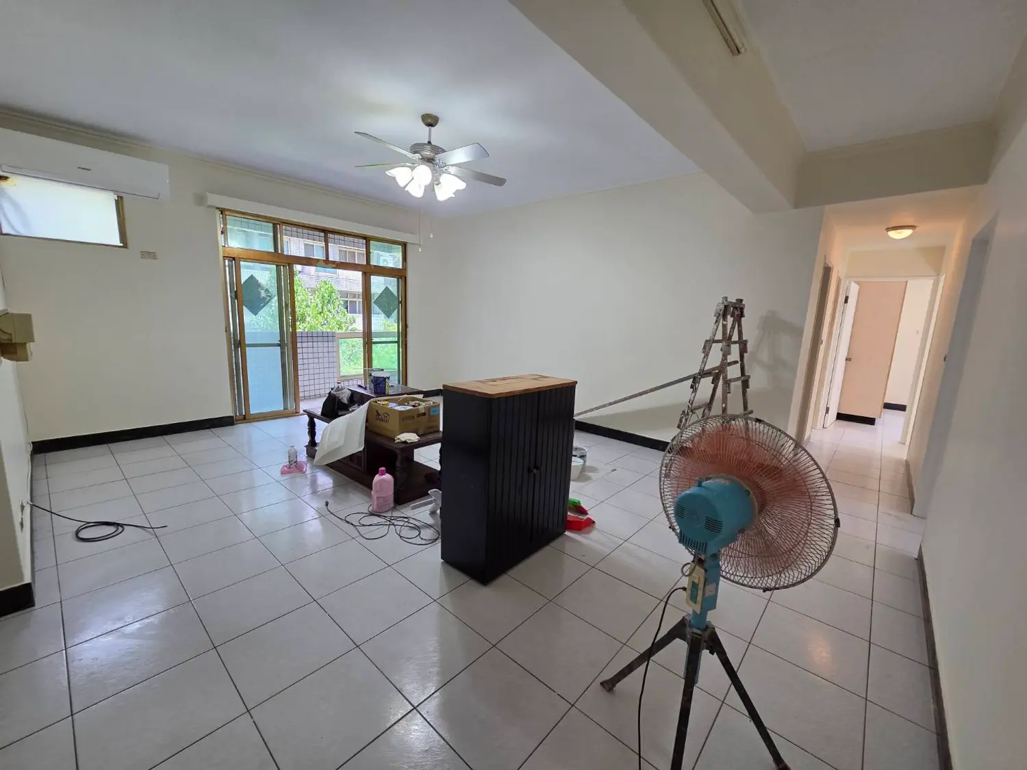 4 bedrooms apartment for rent TWD 50 000 - 50 ping - Shilin District,Taipei City slide 3