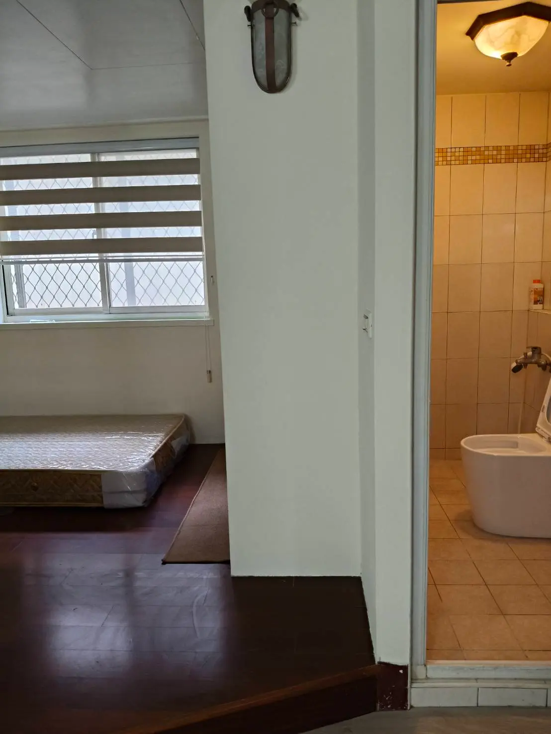 Room for rent in Daan District, Taipei City | NT$ 25 000 | 13 ping slide 1