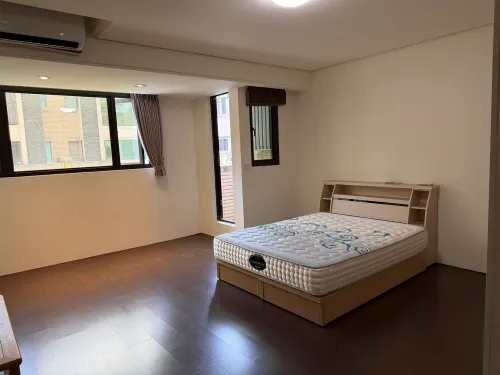 Room for rent NT$ 16 000 - Lane 888, Yongchun South Road - 3 bedrooms