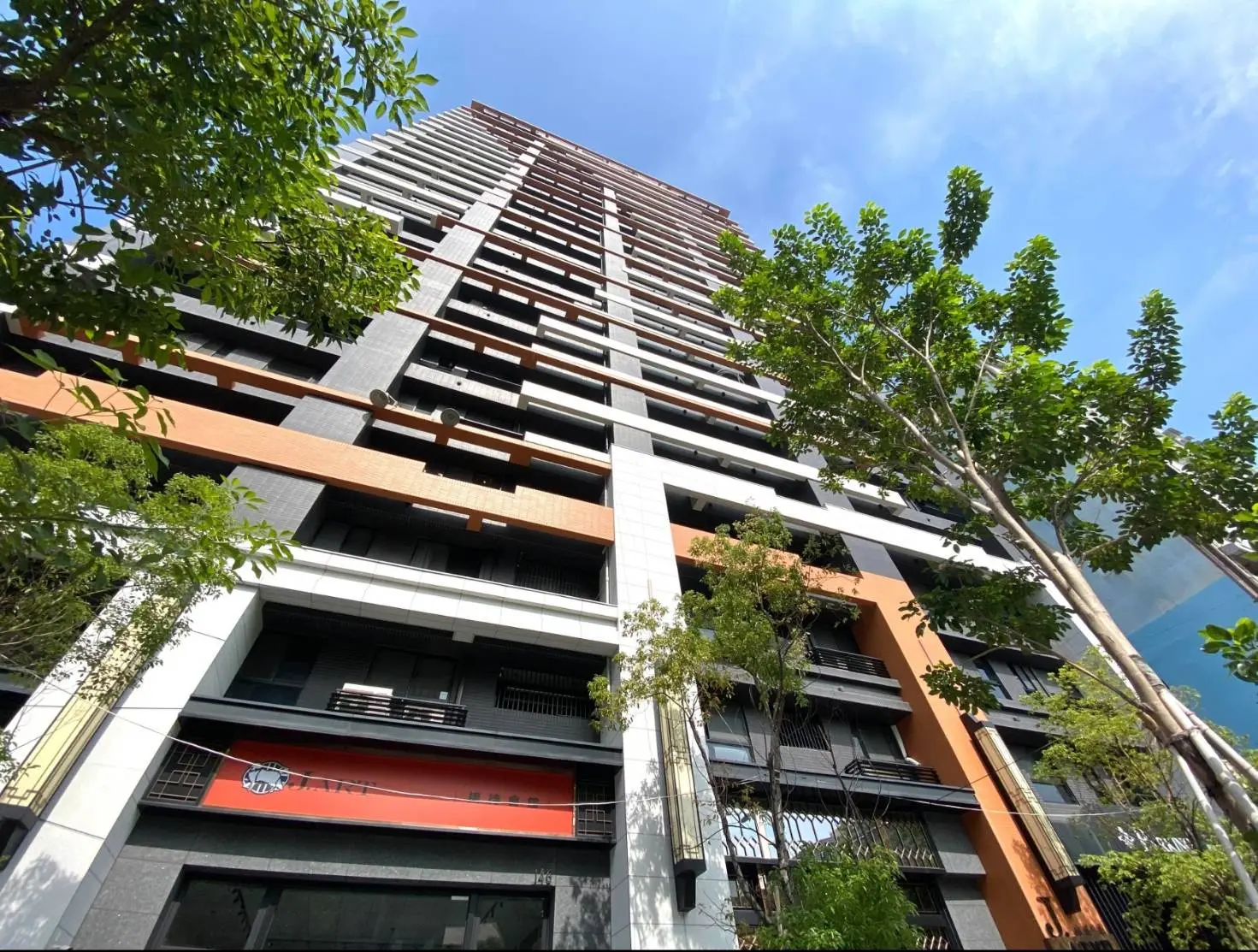 2 bedrooms apartment for sale in Qianjin District, Kaohsiung City | NT$ 10 380 000 | 16 ping slide 7