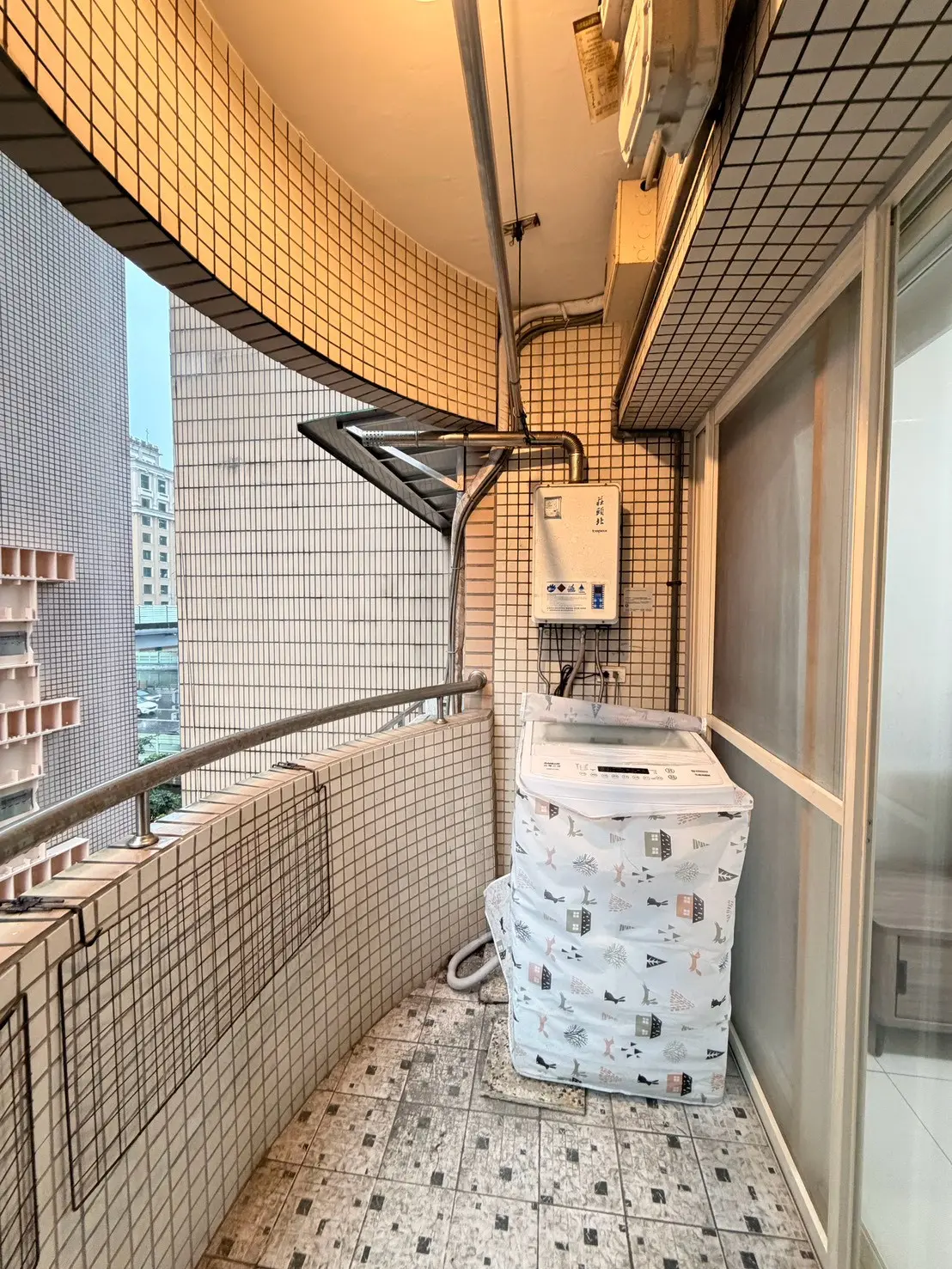 2 bedrooms apartment for rent in Daan District, Taipei City | NT$ 49 000 | 16 ping slide 11