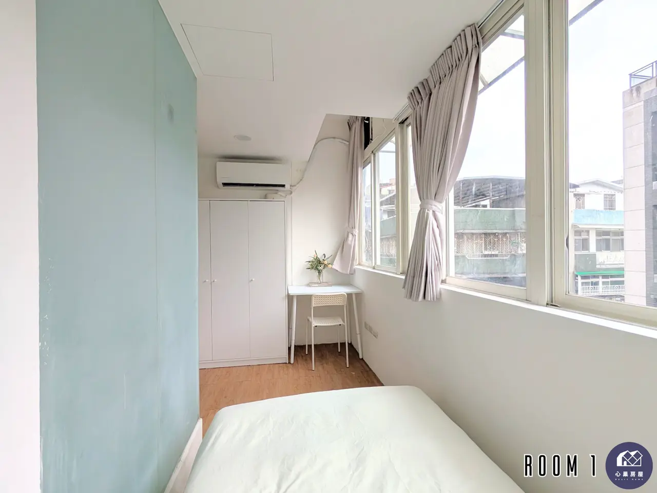 1 room apartment for rent in Zhongzheng District, Taipei City | NT$ 13 800 | 3 ping slide 2