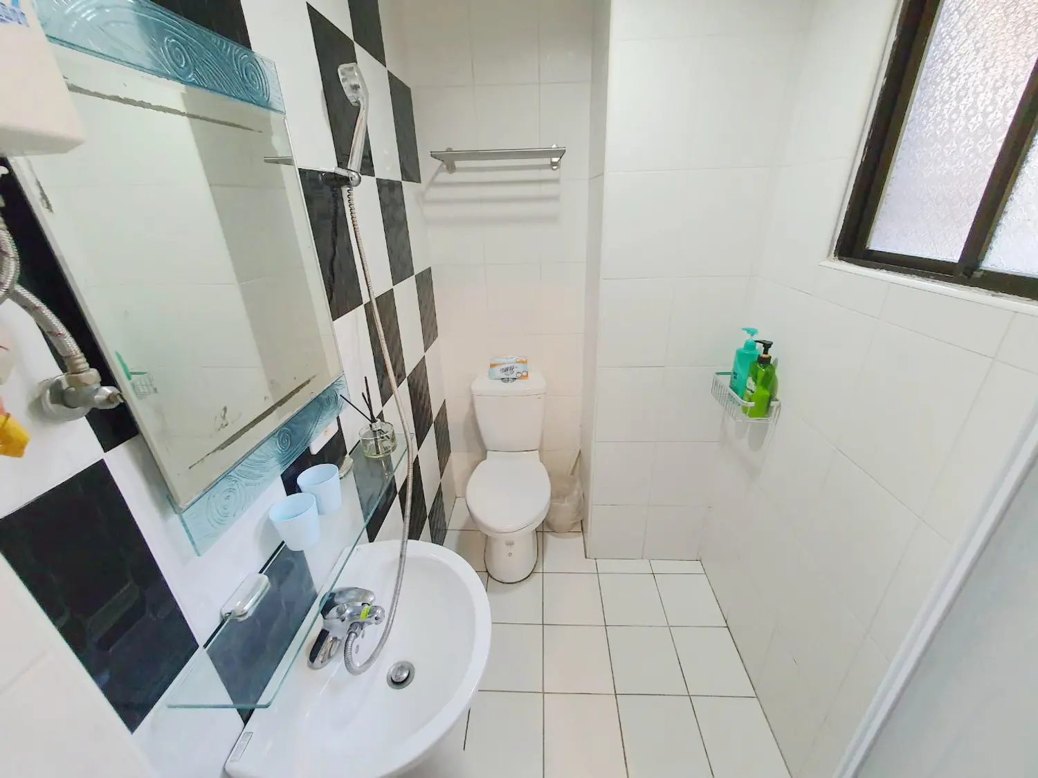 分租套房、雅房 出租 TWD 7 800 - 6 坪 - 西屯區, 台中市 slide 2