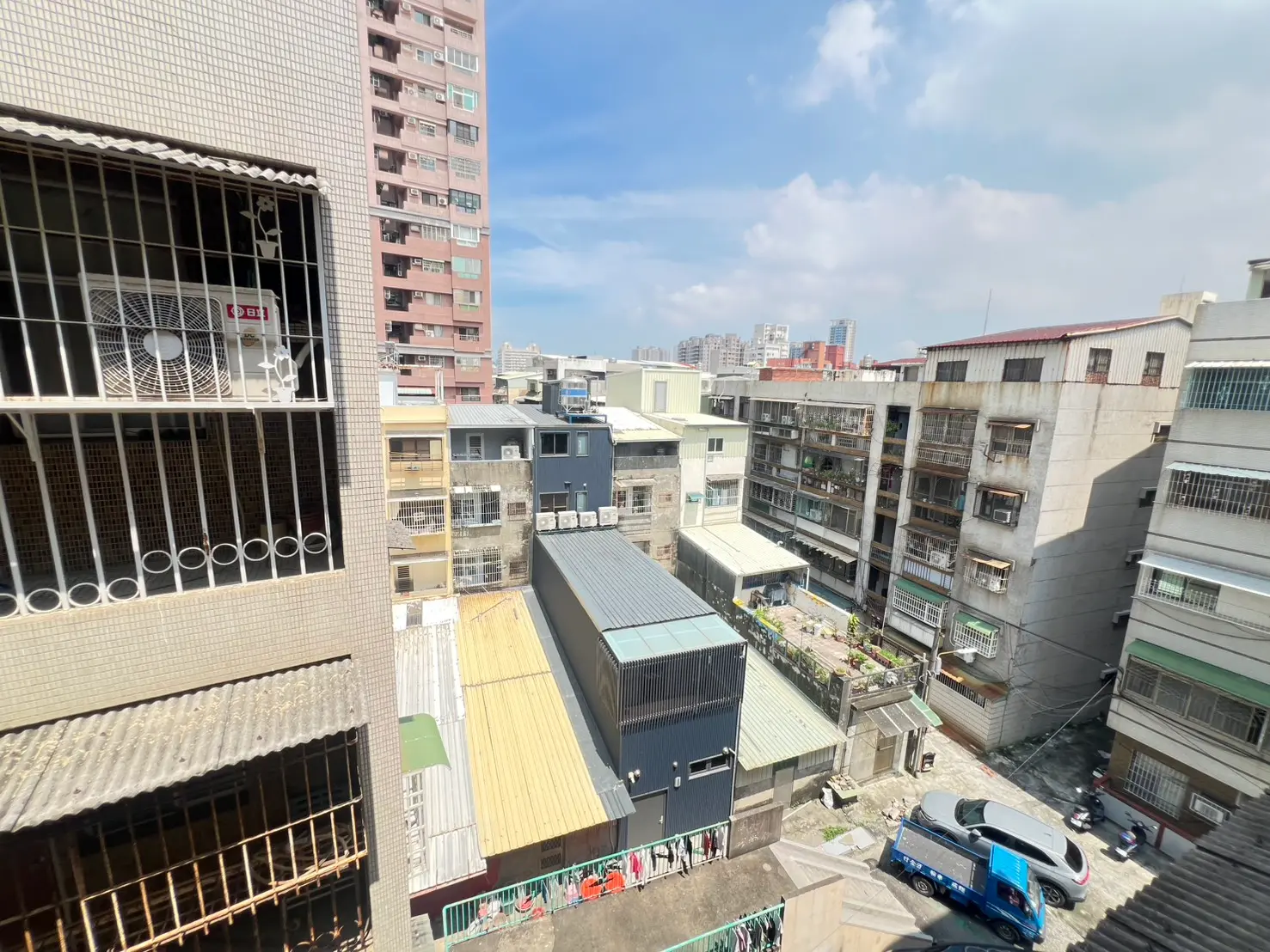 3 bedrooms apartment for sale in Cianjhen District, Kaohsiung City | NT$ 3 080 000 | 22 ping slide 11