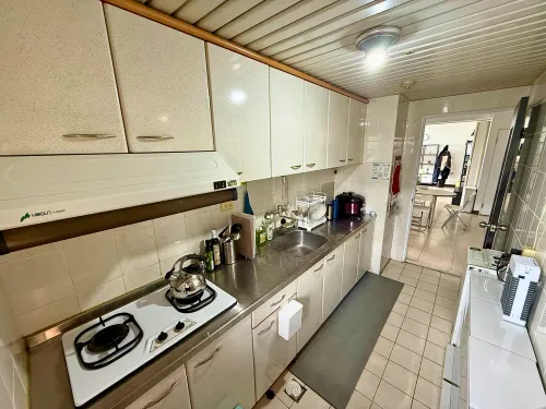 Room for rent TWD 9 500 - Wenhua Road - 3 bedrooms