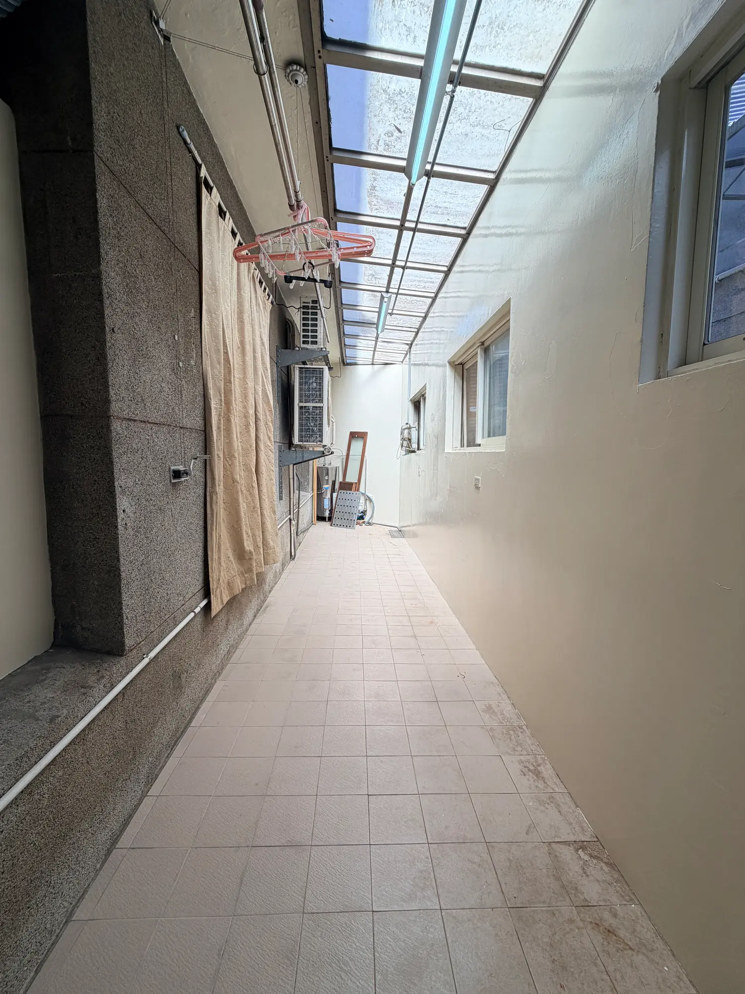 4 bedrooms townhouse for rent in Taipei City, Daan District | NT$ 100 000 | 42 ping slide 12