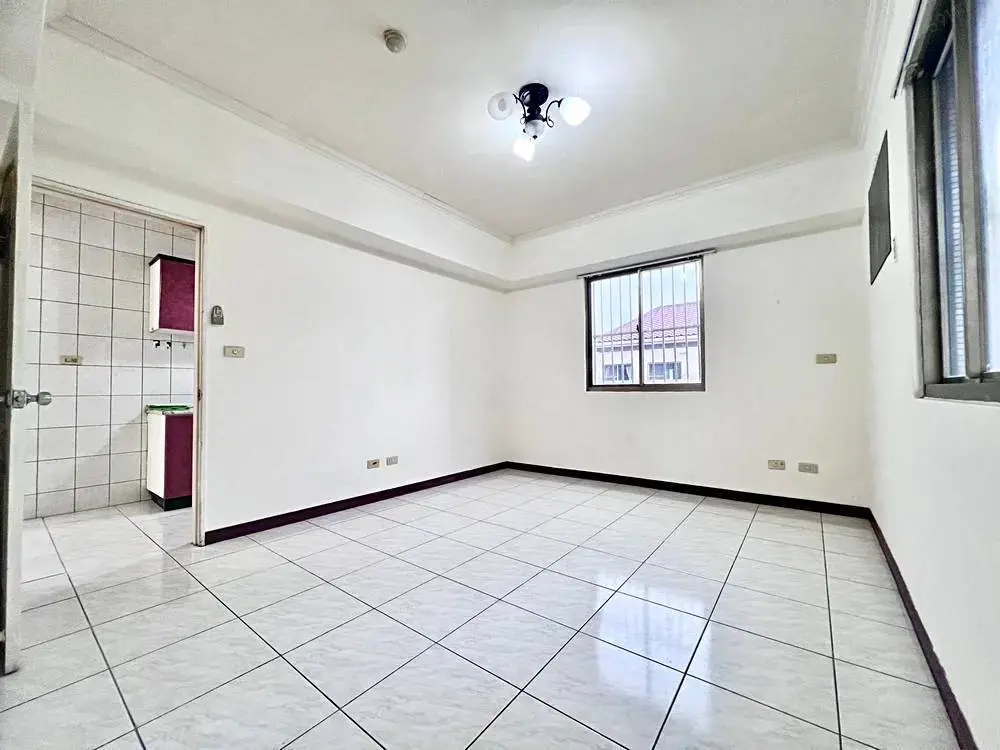 3 bedrooms apartment for rent in Nantun District, Taichung City | TWD 24 000 | 25 ping slide 2