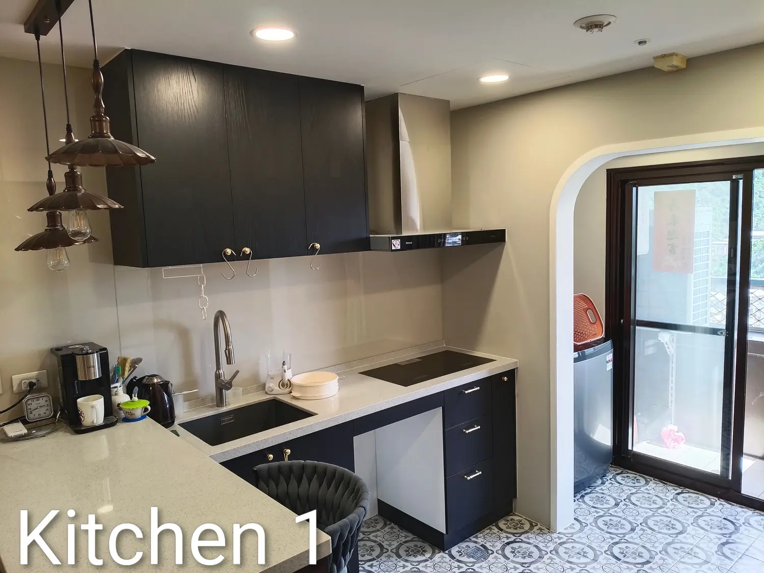 Room for rent in Renai District, Keelung City | NT$ 18 000 | 4 ping slide 0