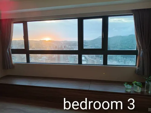 Room for rent NT$ 18 000 - Renyi Rd - 3 bedrooms