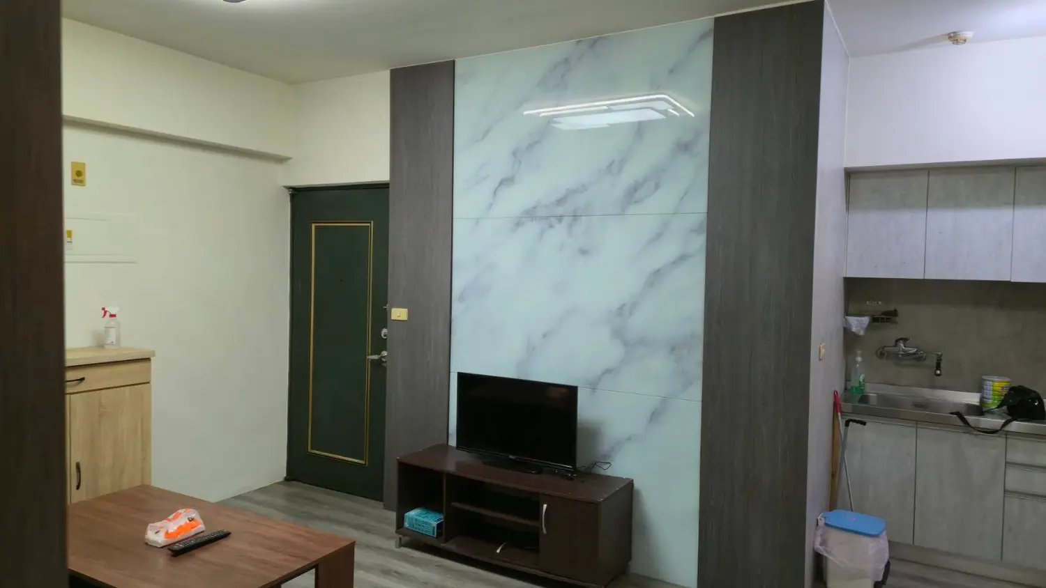 2 bedrooms apartment for sale in Wuri District, Taichung City | NT$ 8 980 000 | 13 ping slide 0