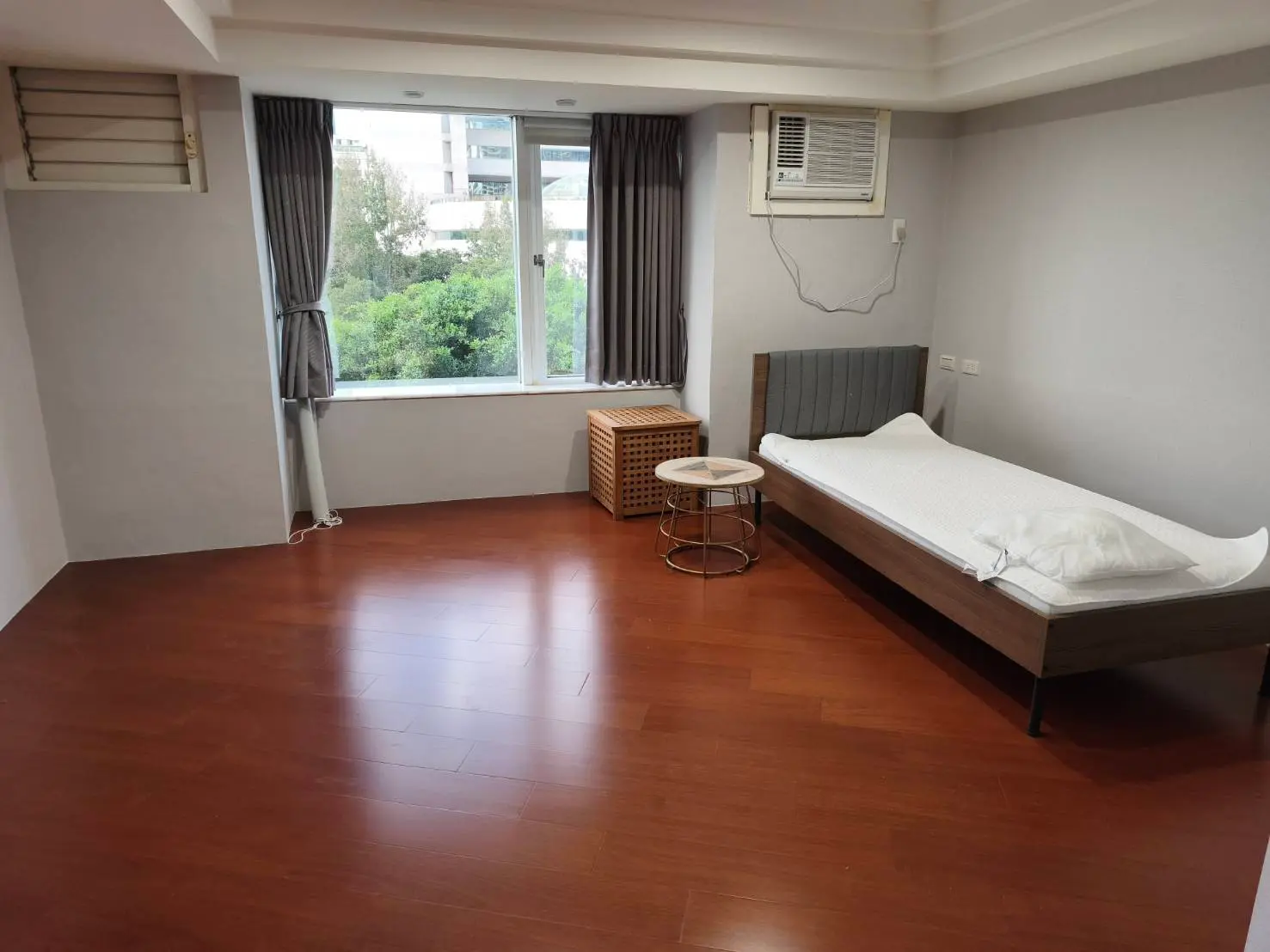3 bedrooms apartment for rent in Xinyi District, Taipei City | NT$ 140 000 | 53 ping slide 14