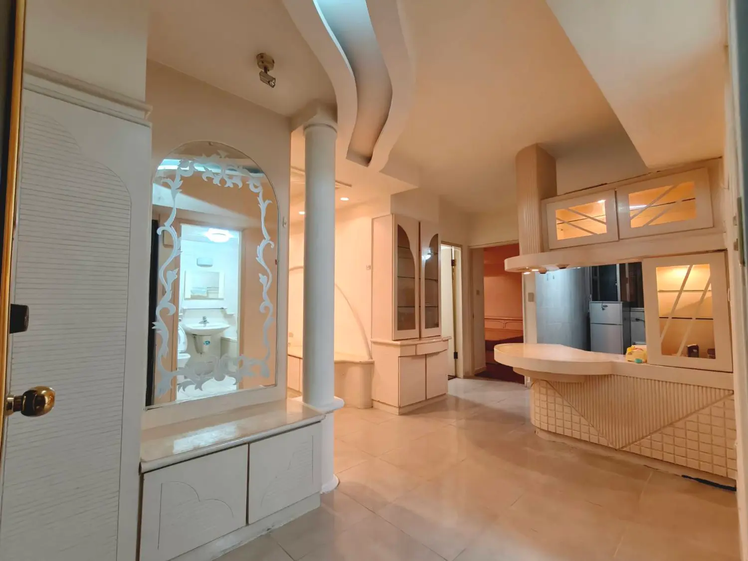 2 bedrooms apartment for sale in Songshan District, Taipei City | TWD 22 000 000 | 15 ping slide 0