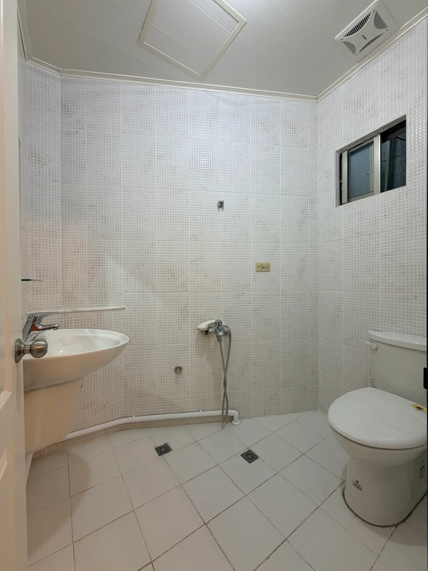 4 bedrooms townhouse for rent in Taipei City, Daan District | NT$ 100 000 | 42 ping slide 15