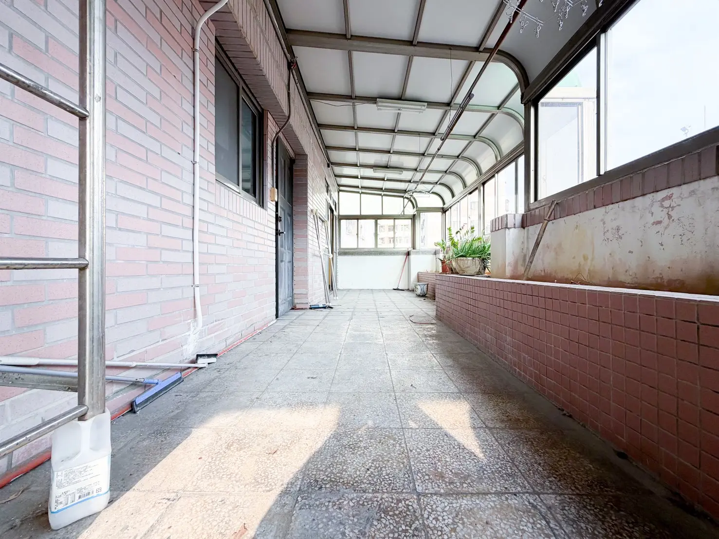 5 bedrooms townhouse for sale in Sanmin District, Kaohsiung City | NT$ 15 980 000 | 72 ping slide 11