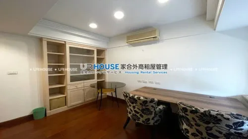Apartment for rent TWD 70 000 - Section 2, Dunhua S Rd - 3 bedrooms