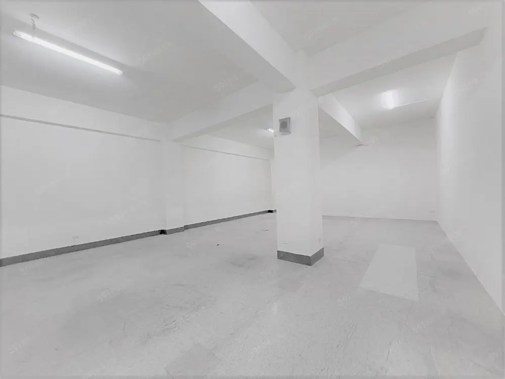 Industrial building for rent in Zhonghe District, New Taipei City | NT$ 50 000 | 65 ping slide 1