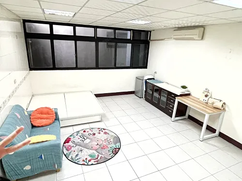 Apartment for rent TWD 8 000 - Fuxing Rd - Studio