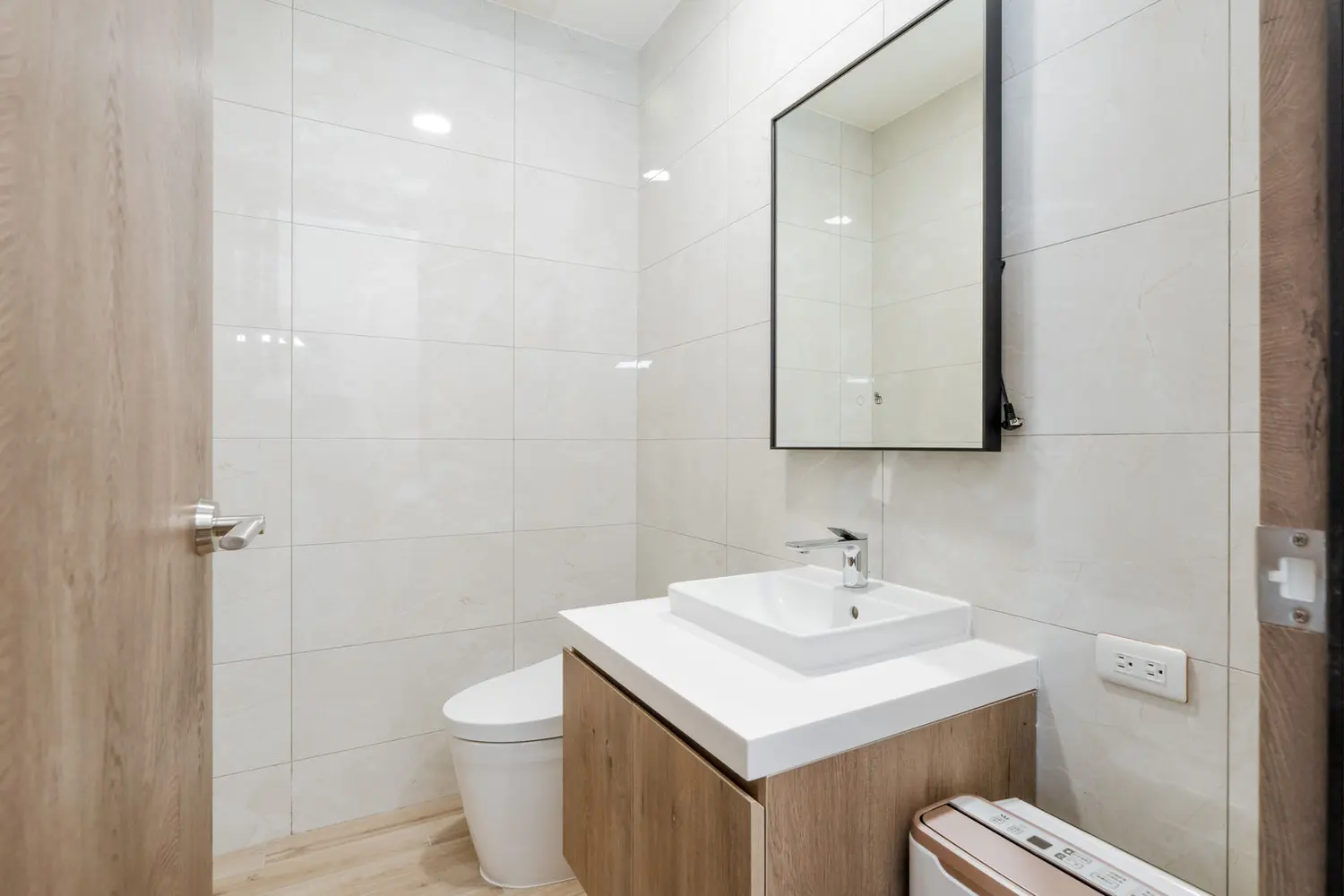 1 room apartment for rent in Zhongshan District, Taipei City | NT$ 98 330 | 21 ping slide 14