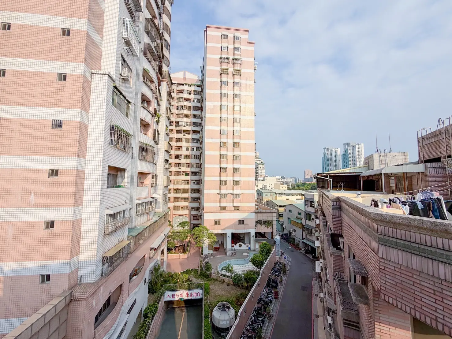 5 bedrooms townhouse for sale in Sanmin District, Kaohsiung City | NT$ 15 980 000 | 72 ping slide 14