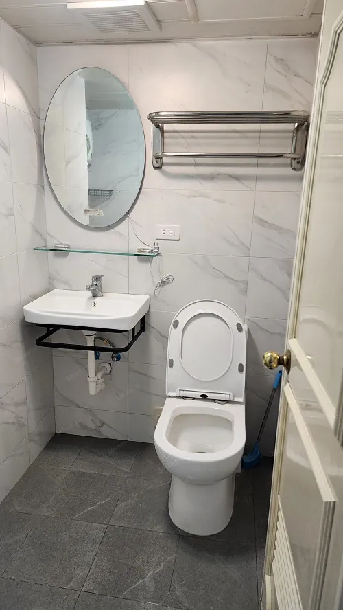 1 room apartment for rent in Songshan District, Taipei City | NT$ 23 500 | 18 ping slide 1
