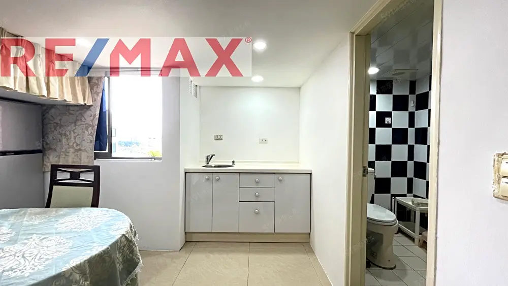 1 room apartment for rent in Zhongzheng District, Taipei City | NT$ 29 000 | 16 ping slide 7