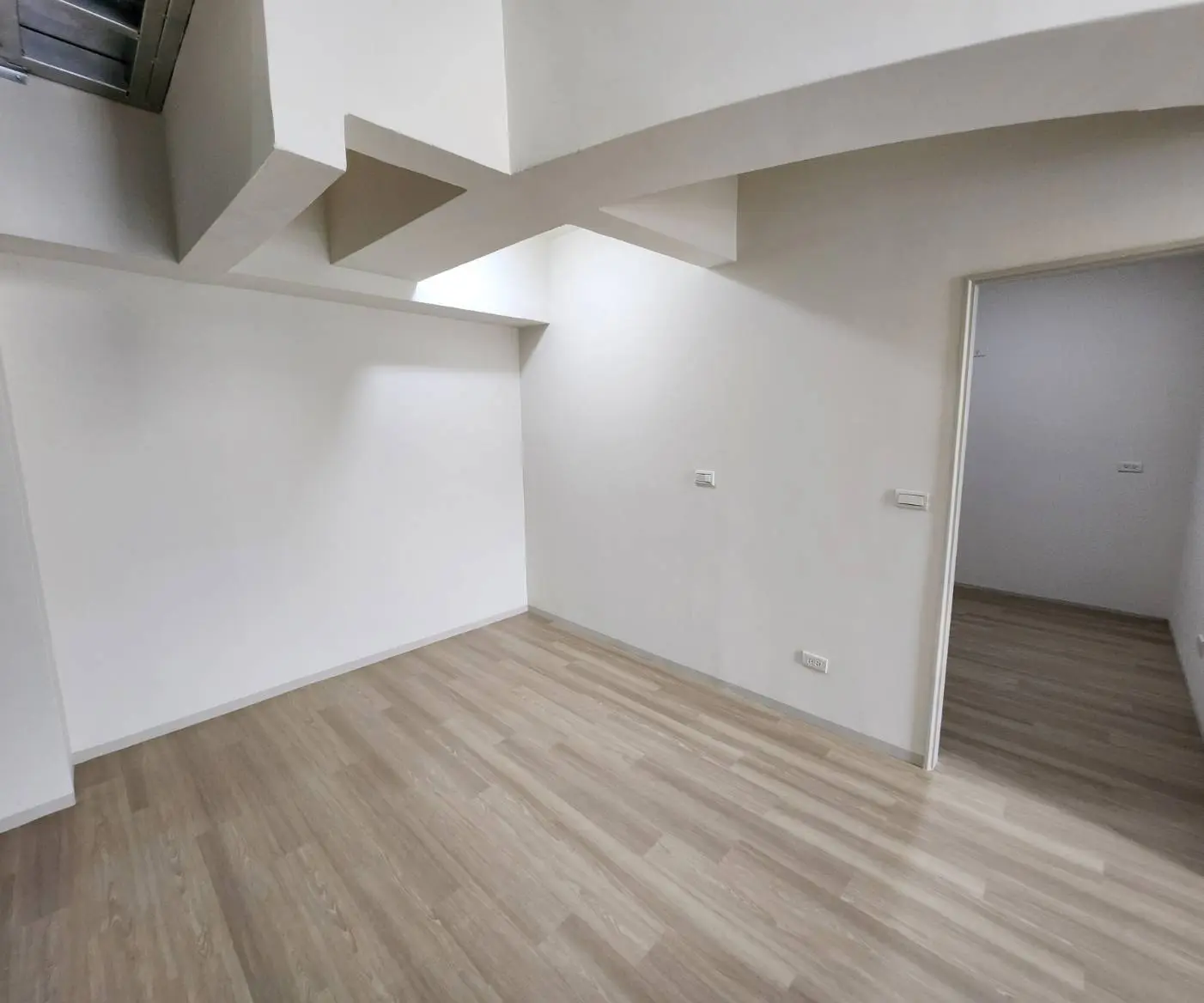 4 bedrooms apartment for sale in Pingtung City, Pingtung County | NT$ 8 980 000 | 33 ping slide 0