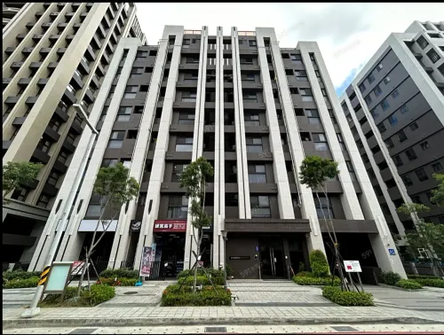 Apartment for rent TWD 39 800 - Yuanxin 1st St - 3 bedrooms