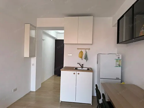 Studio apartment for rent TWD 12 000 - 8 ping - Yancheng District, Kaohsiung City slide 3