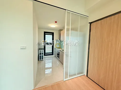 Apartment for rent TWD 27 000 -  - 3 bedrooms