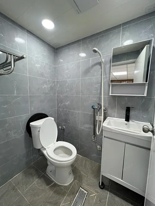 Room for rent TWD 10 000 - Alley 1, Lane 598, Zhongzheng Road - 3 bedrooms