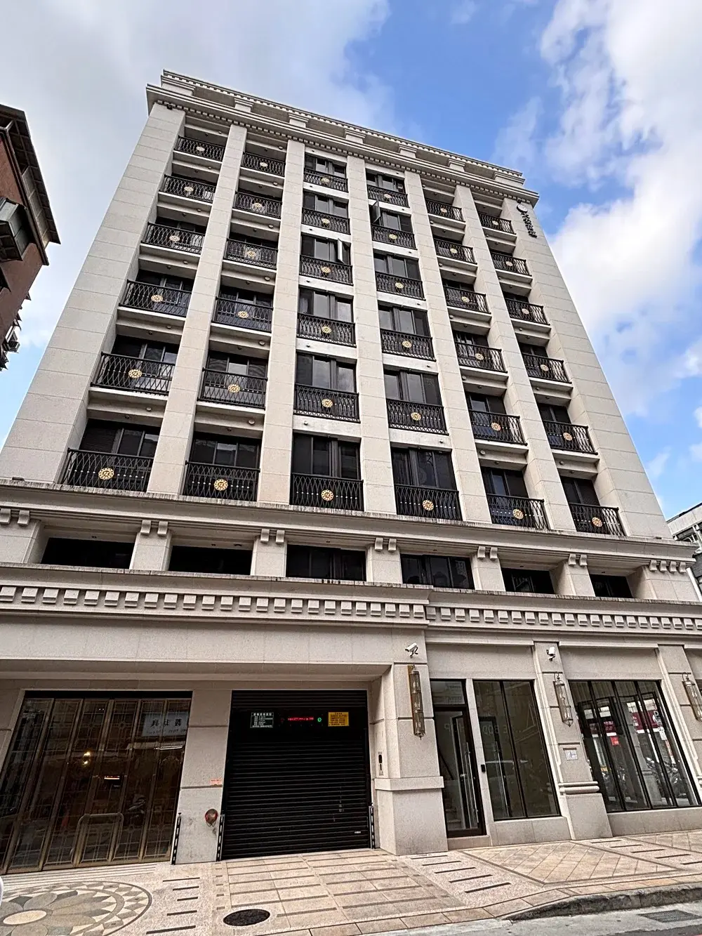 Studio apartment for rent in Daan District, Taipei City | NT$ 42 000 | 14 ping slide 6