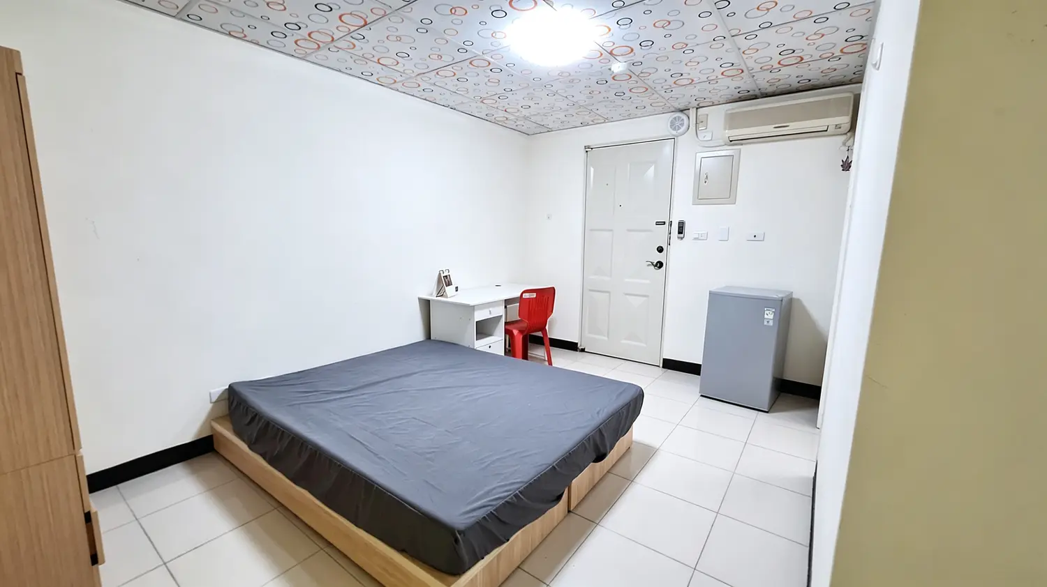 Room for rent in Xitun District, Taichung City | NT$ 5 500 | 5 ping slide 0