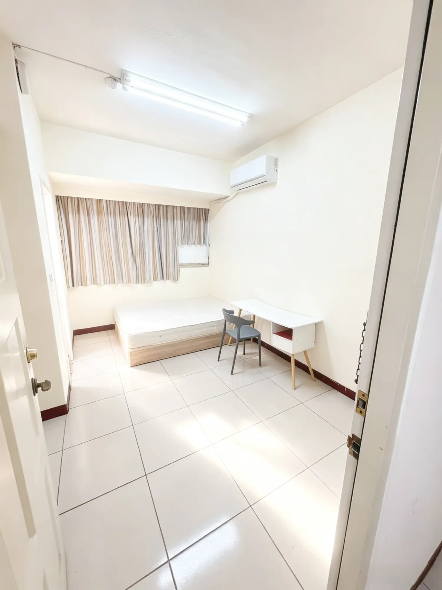 Room for rent in Xitun District, Taichung City | NT$ 6 500 | 5 ping slide 2