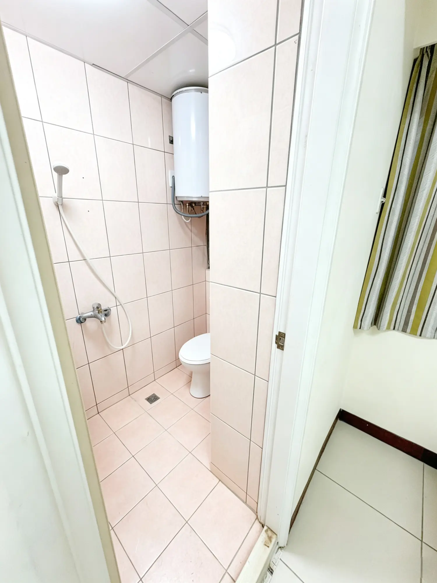 Room for rent in Xitun District, Taichung City | NT$ 6 500 | 5 ping slide 4