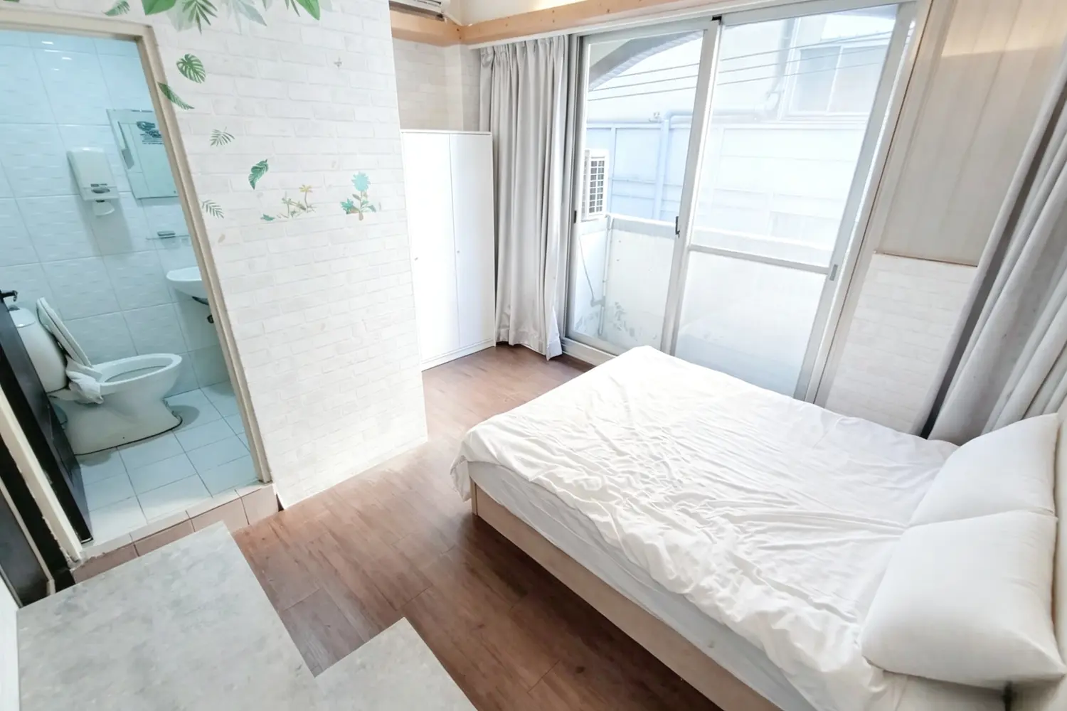 Room for rent in Xitun District, Taichung City | NT$ 7 800 | 5 ping slide 3