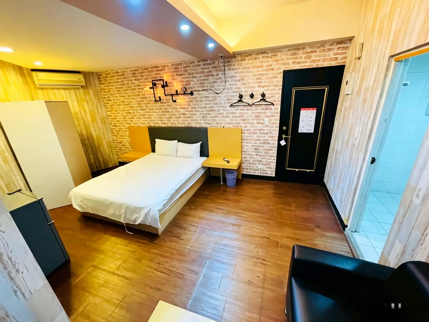 Room for rent in Xitun District, Taichung City | NT$ 8 000 | 5 ping slide 5
