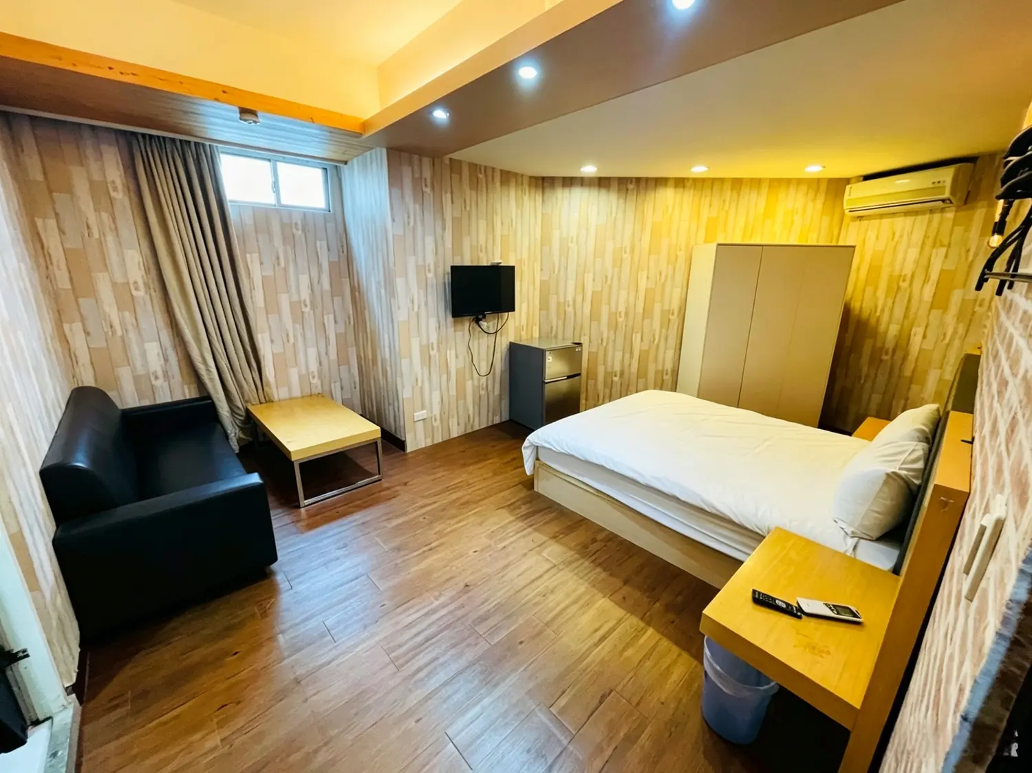 Room for rent in Xitun District, Taichung City | NT$ 8 000 | 5 ping slide 7