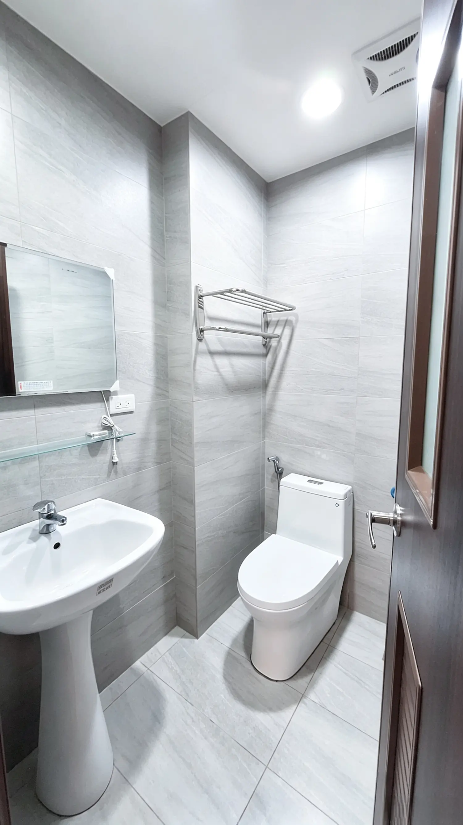 Room for rent in Central District, Taichung City | NT$ 9 500 | 5 ping slide 3