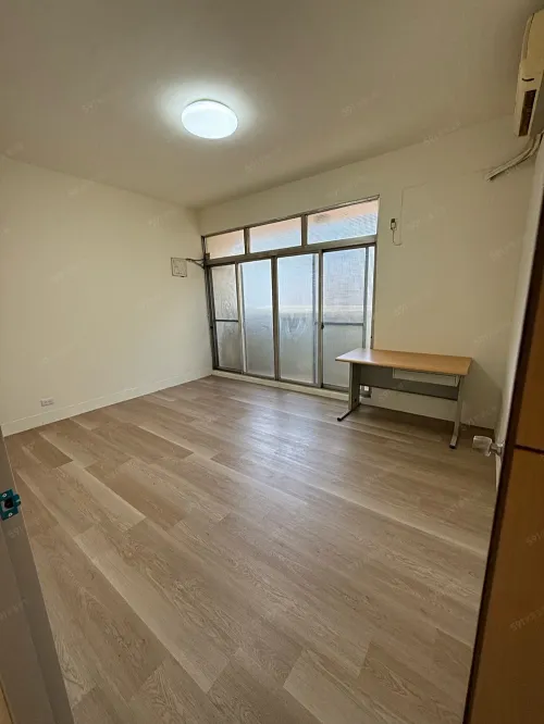 2 bedrooms apartment for rent in Xitun District, Taichung City | NT$ 20 000 | 20 ping slide 2