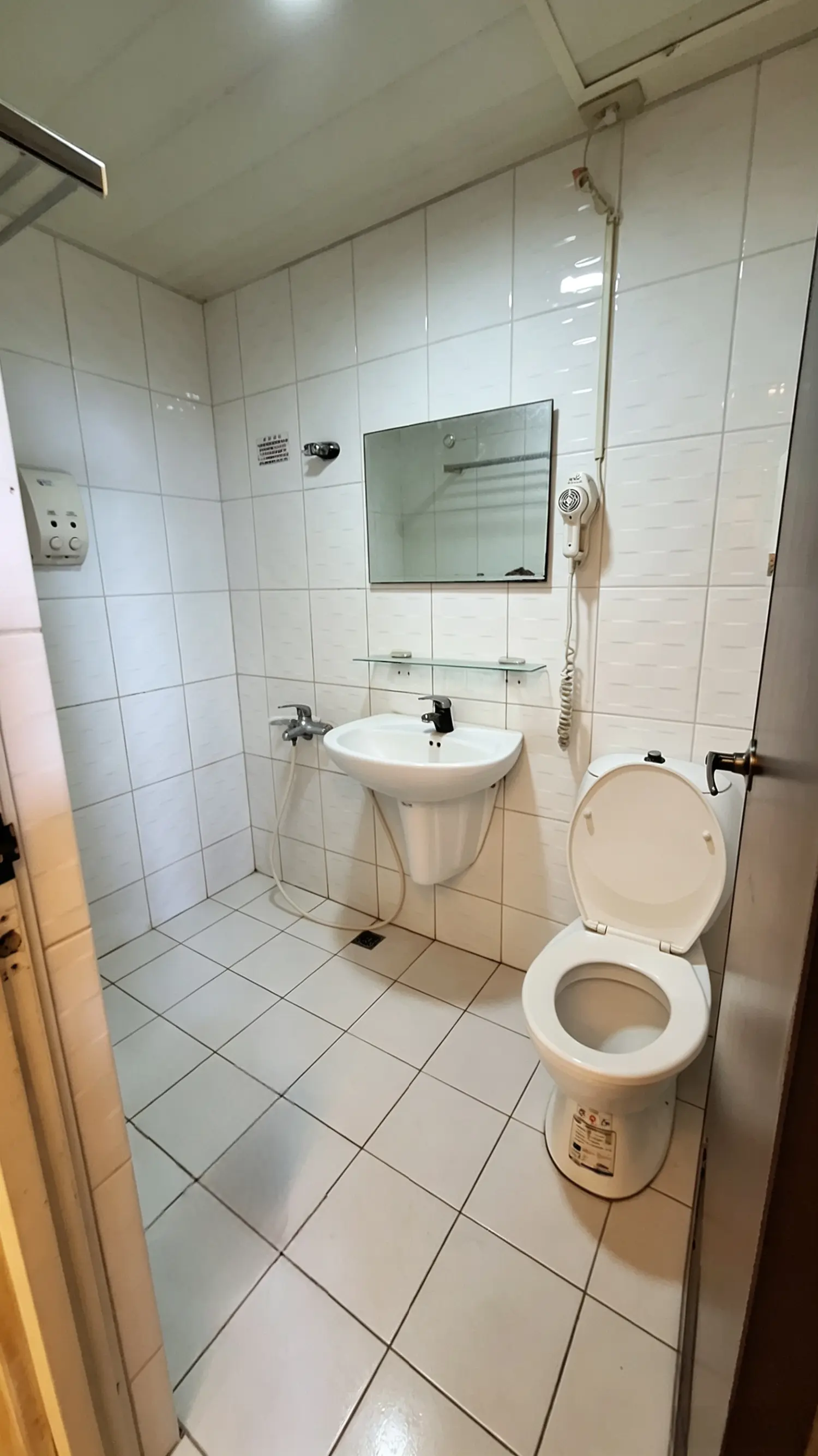 Room for rent in Xitun District, Taichung City | NT$ 7 800 | 5 ping slide 3