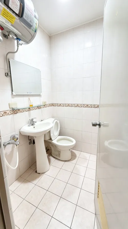 Room for rent NT$ 5 000 - Fuxing Road - 1 room
