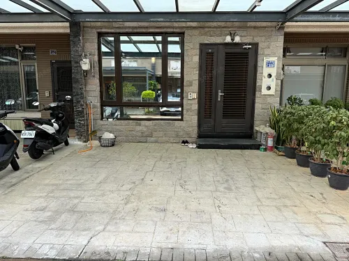 Room for rent NT$ 16 000 - Lane 888, Yongchun South Road - 3 bedrooms