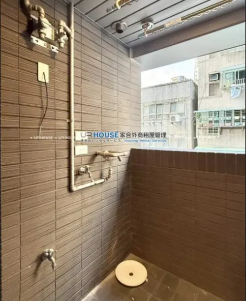 2 bedrooms apartment for rent in Wanhua District, Taipei City | NT$ 50 000 | 13 ping slide 14