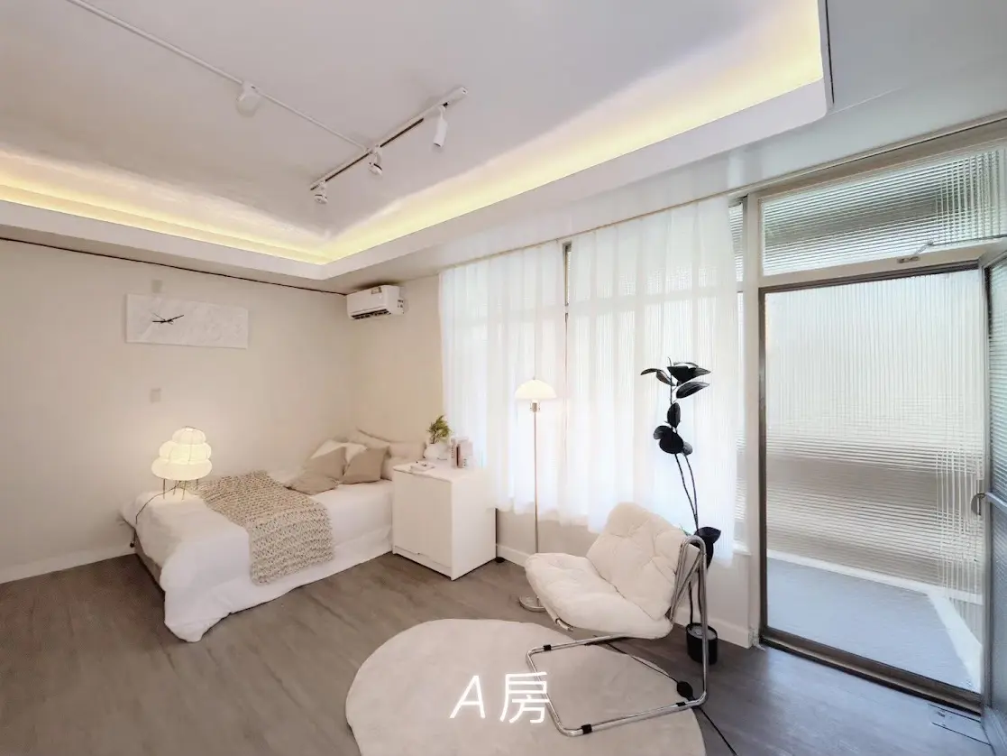 Room for rent in Taipei City, Daan District | NT$ 16 900 | 5 ping slide 1