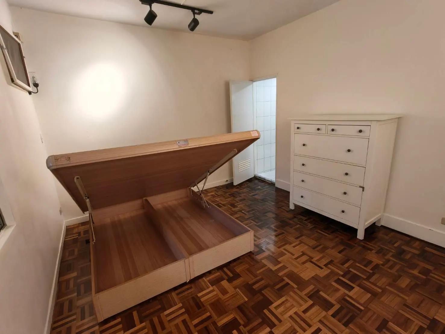 3 bedrooms apartment for rent in Zhongshan District, Taipei City | NT$ 48 000 | 29 ping slide 8
