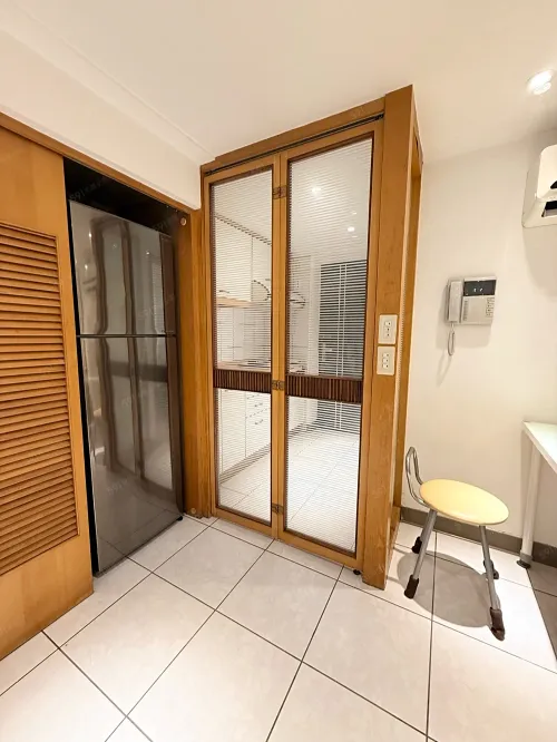2 bedrooms apartment for rent in Zhongshan District, Taipei City | NT$ 40 000 | 20 ping slide 3