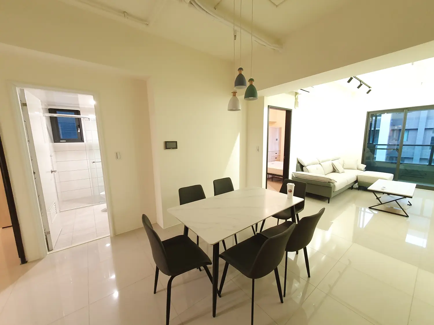 3 bedrooms apartment for rent in Wuqi District, Taichung City | NT$ 27 000 | 32 ping slide 0