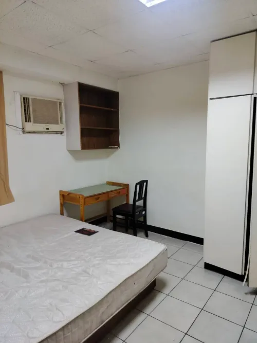 Room for rent NT$ 8 200 - Jingping Rd - 5 bedrooms