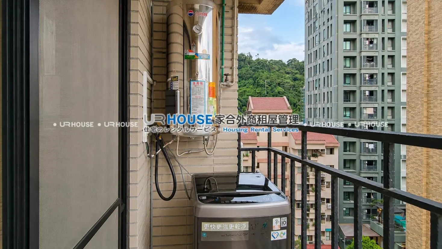 Studio apartment for rent in Shilin District, Taipei City | NT$ 33 000 | 8 ping slide 6